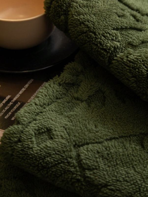 Chunky Knit Winter Sofa Cover in Warm Tones